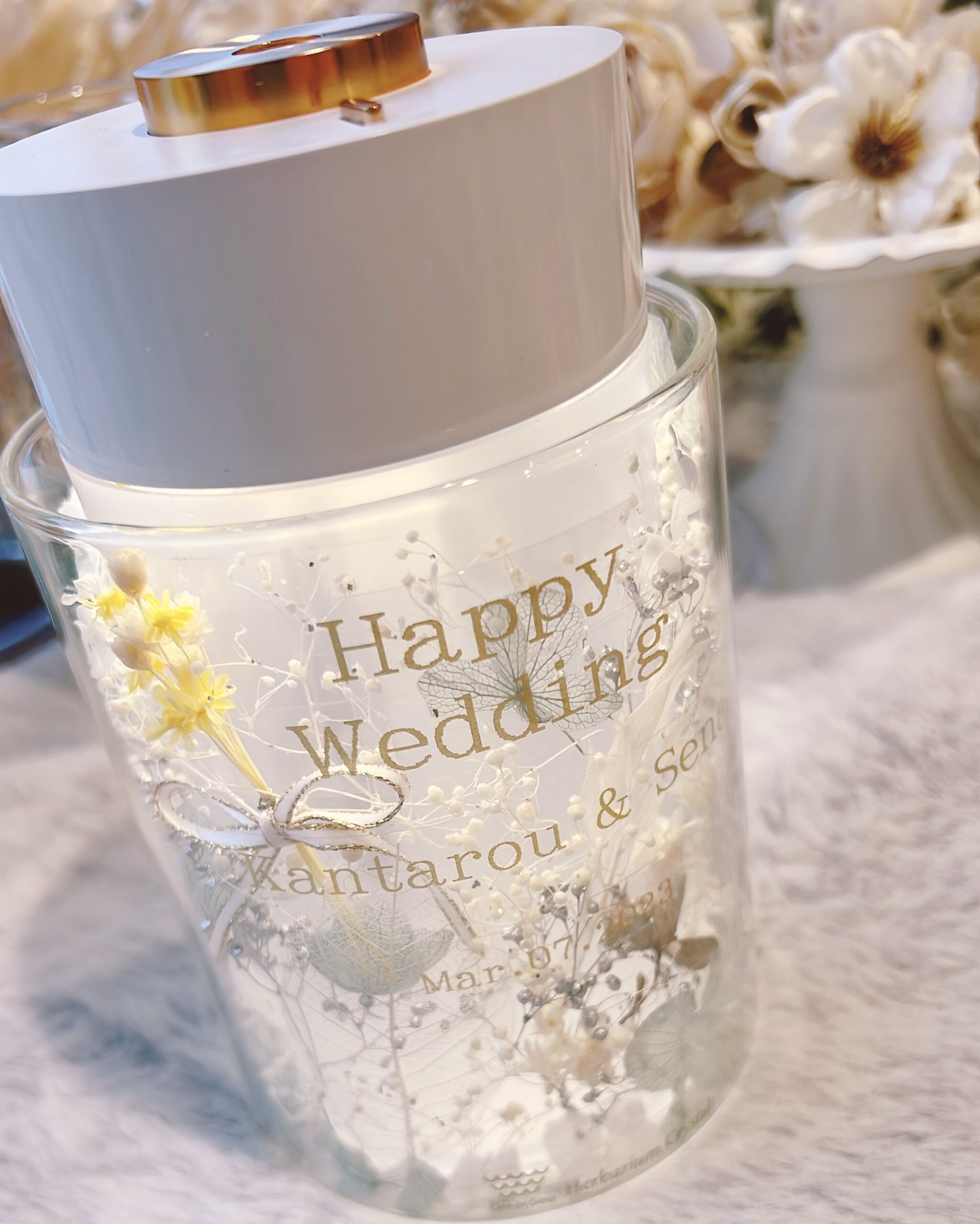 結婚祝いの文字入りボタニカルライト