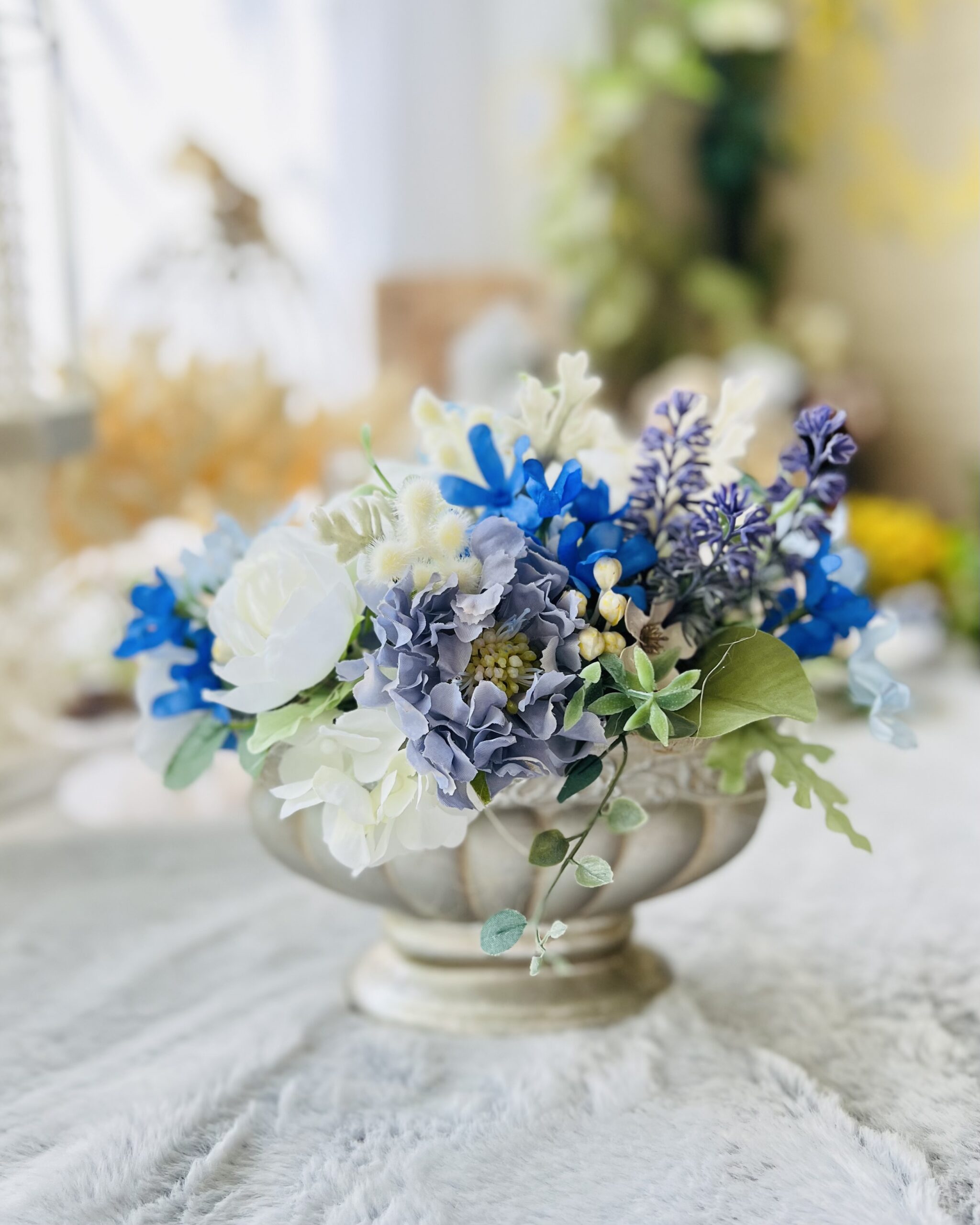 青と白の花の器アレンジ